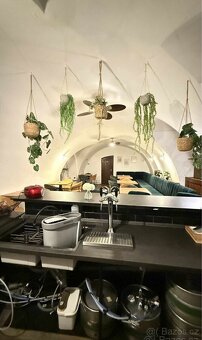 ⭐ Stylový sklípek 98 m² – kompletně zařízeno, otevřete hned - 16