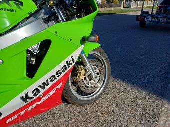 Kawasaki ZXR 750H2 STINGER - 16
