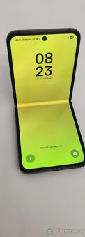 Samsung Z Flip 4 5G 8/128GB Grey - 16