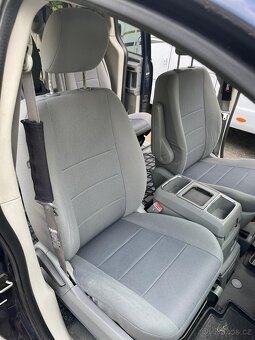 Dodge Grand Caravan SE - 16