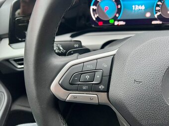 Volkswagen Golf 2,0 TDi DSG LIFE záruka / 2021 - 16