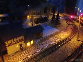 Prodám kolejiště TT plně funkční dva  okruhy - 16