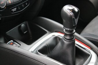 Nissan Qashqai 1.5dCi LED + P.SENZORY + PR.SERVIS - 16