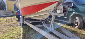 Loď SEA RAY, motor MERCRUISER s přívěsem RUSCHMEIER - 16
