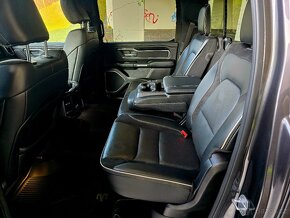 Ram 1500 5,7 HEMI, r. 2021,ODPOČET DPH, EL. PRAHY, PANORAMA - 16