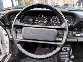 Porsche 911 3.2 Carrera Targa z roku 1984 - 16