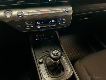 Hyundai Kona 1,6T-GDi 102kW Smart 4x2 6MT - 16