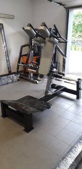 Posilovací stroje typu Hammer - 16