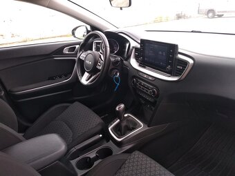2022_KIA Ceed combi 1.5 turbo_1.maj.SR_234.000Kč netto_ - 16