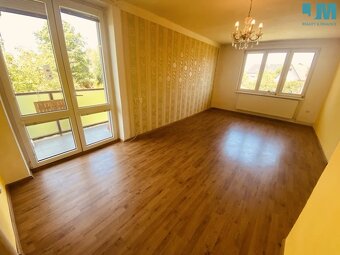 Prodej bytu 3+1 (64 m2) se zahrádkou, balkonem, garáží a skl - 16