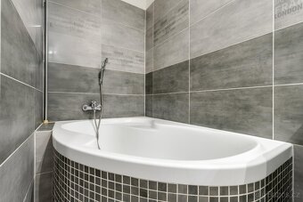 Prodej prostorného bytu 3+1 v OV po kompletní rekonstrukci - 16