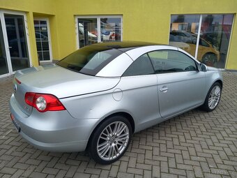 Volkswagen EOS kabriolet 2.0i  VYHŘ.SED, NOVÁ STK,GARANCE - 16