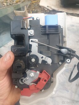 VW TOURAN CROSS 2007 - 16