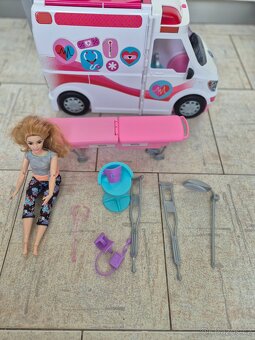 Nabízím Barbie letadlo a sanitku - 16