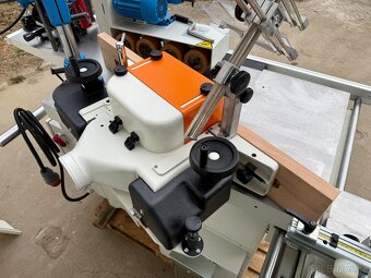 spodní frézka SCM T 130 N + podavač mat. MASTERWOOD VARIO4R - 16
