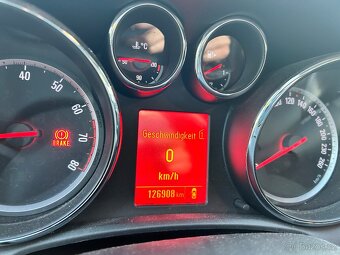 Opel Astra J kombi, najeto 126.908 km, 2 sady kol - 16