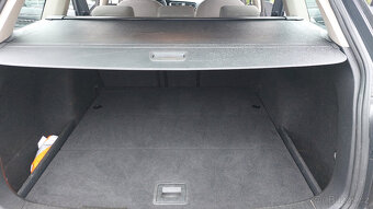 VW Golf 7 2.0 TDi 110kW Highline, 2014, velká výbava - 16