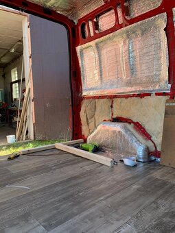 Obytná dodávka - Ford Transit L2H2 - 16