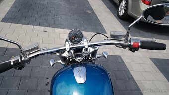 Suzuki VS 800 Intruder - 16