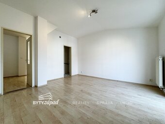 Prodej prostorného mezonetového bytu 4+kk o výměře 118 m2 - 16