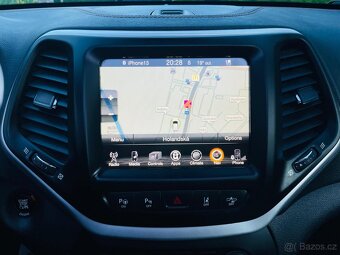 Jeep Cherokee 2.2M-JET 4x4 AUTOMAT LED VYHŘEV SERVISKA TAŽNÉ - 16