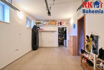 Nabízím Vám k prodeji rodinný dům o dispozici 4+1 s garáží a - 16