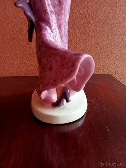 Dáma ve větru. Krásné ART-DECO z.n. ROYAL DUX 30 cm Top stav - 16