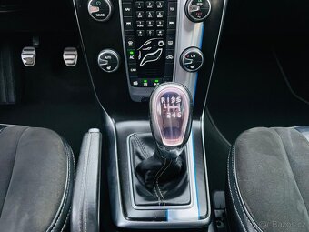 Volvo V40 1.6i T3 110KW MANUÁL R-DESIGN KAMERA SERVISKA - 16