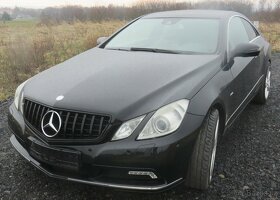 Mercedes-Benz - 16