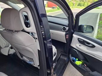 Mercedes benz V class V220d  120KW    2016 - 16