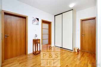 Pronájem, Byty 2+kk, o velikosti 56m² a sklepní koje 5,3m² - 16