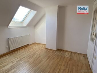 Prodej hezkého rodinného domu 5+1, se slunnou zahradou ve St - 16