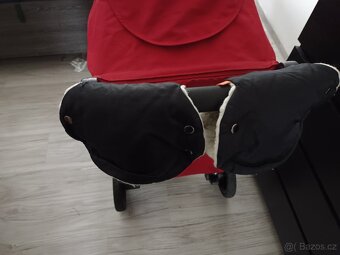 Kočárek Britax + stupátko ke kočárku - 16