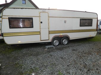 Velký dvouosý karavan Tabbert pro 7 osob - 16