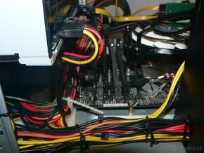 Thermaltake-Bach - 16