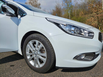 Kia Cee´d SW 1.6 GDi - 16