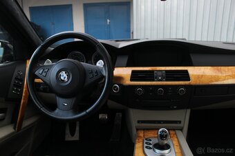 BMW E60 M5 5.0 V10 - 16