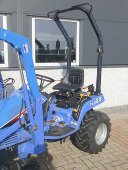Traktor Iseki TXG23 4wd HST - 16