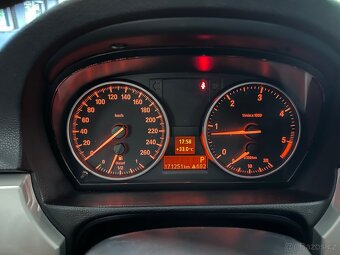 BMW 318D 2.0d E91 2011 CZ Automat Xenon Serviska - 16