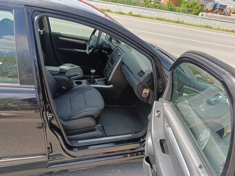 Mercedes B150 - 16