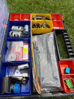 RC modely Yokomo a Kyosho včetně komplet všeho - 16
