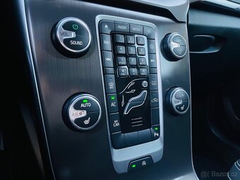 Volvo V40 2.0 D3 5VÁLEC 110KW MANUÁL LED SENZORY SERVISKA - 16