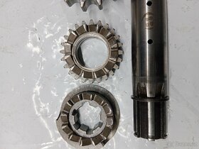 ČZ 125 B & T STAROVACÍ HŘÍDEL & SEGMENTY PRIMÁRNÍ KOLEČKO - 16