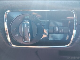 ŠKODA SUPERB COMBI FL 2.0 TDI 103 kW DSG EXCLUSIVE/BI-XENONY - 16
