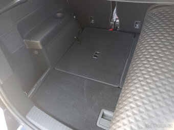 Volkswagen Touran, 1.6 TDI -128 km,7 míst - 16