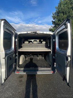 Opel vivaro 2.5dci - 16