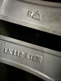 5x112 7,5J ET36 Borbet XR + 225/50 R17 zimné - 16