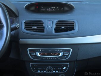 Renault Fluence 2012 1.6 16V 147442km ABS - 16