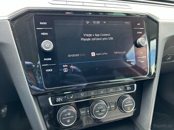 VW PASSAT B8 2.0TDI 110KW COMBI HIGHLINE ČR DPH KŮŽE - 16