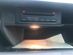 Audi A4 2,0 TDi S-line - 16